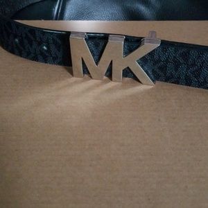 Michael Kors signature belt
